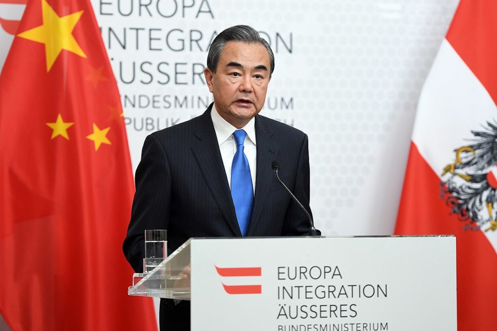 Il ministro degli Esteri Wang Yi traccia il bilancio diplomatico 2021 della Repubblica Popolare Cinese