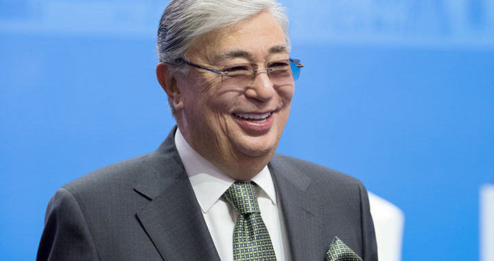 Il presidente Kazako imposta la rotta sulla nuova tabella di marcia economica durante l’incontro con i dirigenti aziendali