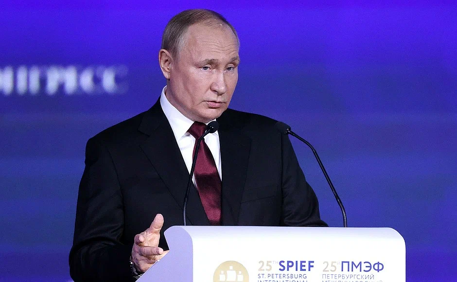 Intervento di Putin alla sessione plenaria del Forum Economico Internazionale di Pietroburgo