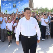 La visita di Xi Jinping nello Xinjiang