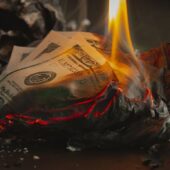 Il conflitto in Ucraina ha accelerato la de-dollarizzazione dell'economia