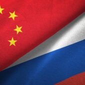 Russia e Cina contribuiscono al rafforzamento del mondo multipolare