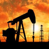DEDOLLARIZZAZIONE. Sanzioni e acquisti sino-indiani hanno accelerato l’abbandono del dollaro nel settore petrolifero